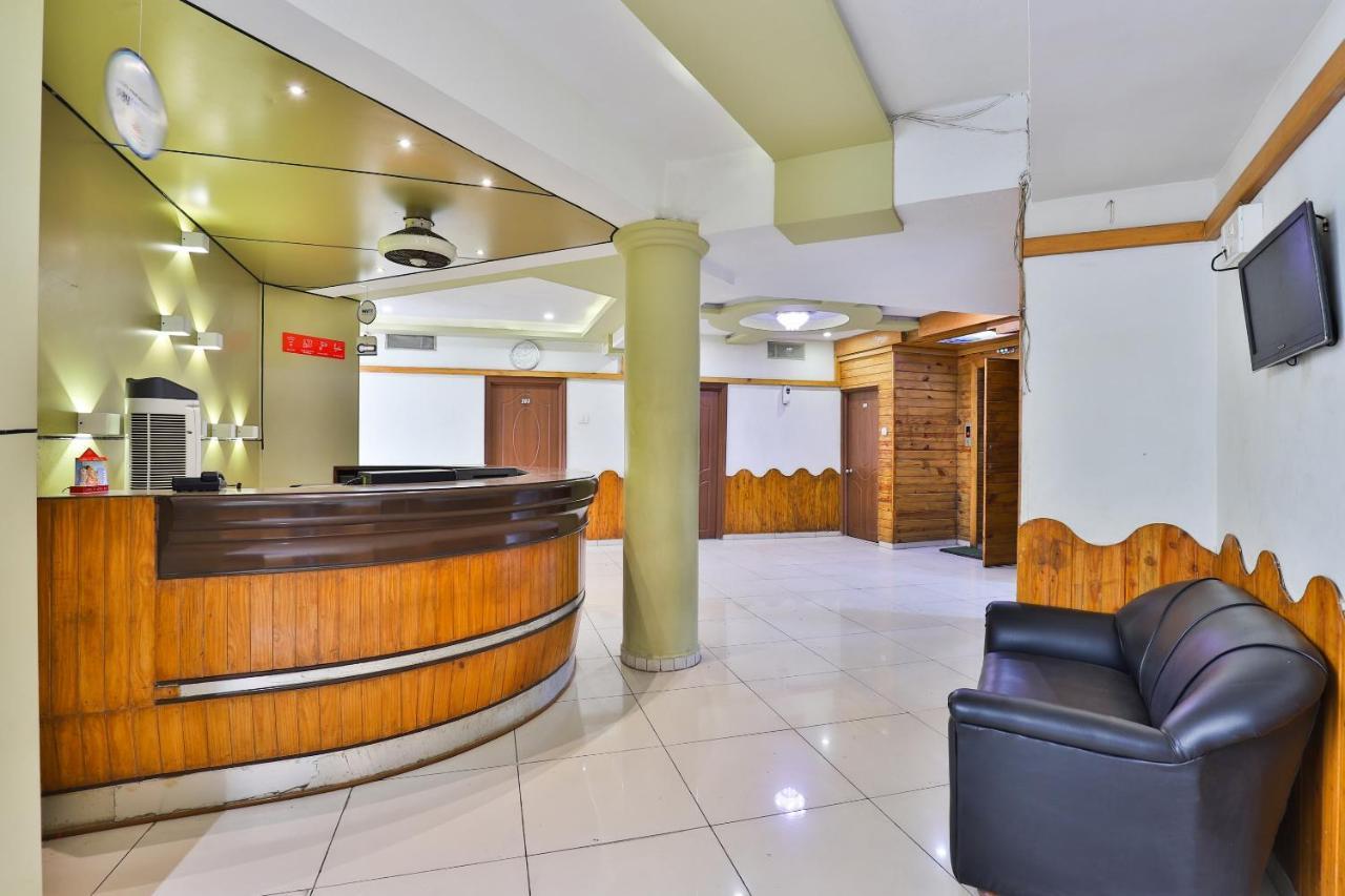 OYO 19637 Hotel Mansi Sherotene Vapi Exterior foto
